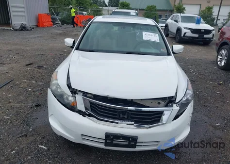 2010 Honda Accord 2.4 Ex-L из США, поврежденный, VIN 1HGCP2F86AA093203